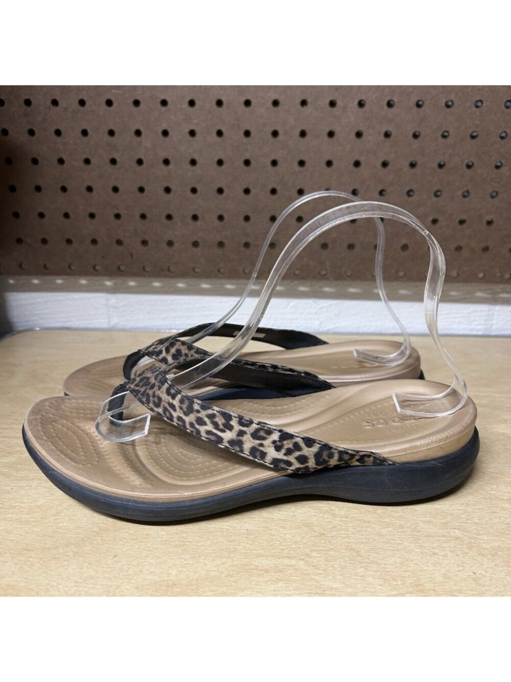Crocs Capri Cheetah Flip Flops Size 9 Womens Sandals Shoes